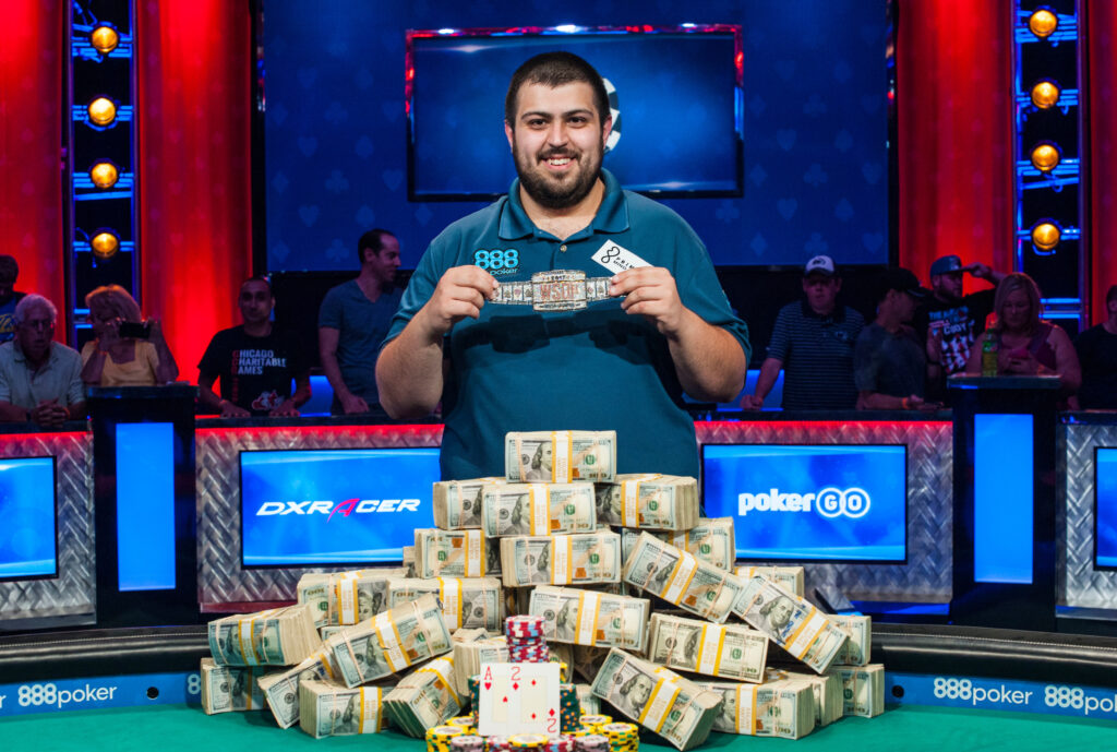 Scott Blumstein desbancou um field com 7.221 inscritos (Foto: WSOP)