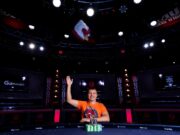 Aleksejs Ponakovs, campeão do Evento #42 da WSOP