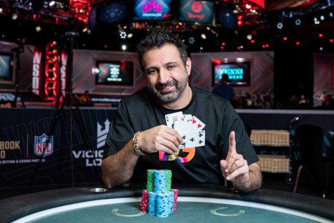 Ali Eslami, campeão do Evento #36 da WSOP