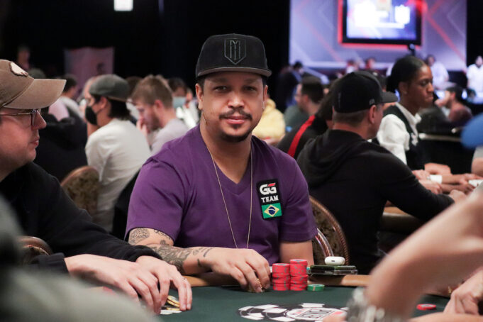 Felipe Mojave tomou uma bela atitude na WSOP