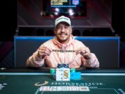 Phil Hui, campeão do Evento #45 da WSOP