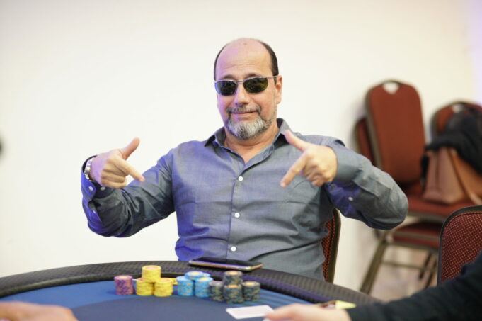 Ricardo Emery foi quem mais juntou fichas no Dia 1B do Main Event