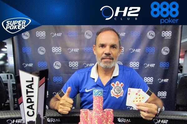 Emerson Baptista, campeão do Capital Poker Fest do H2 Club