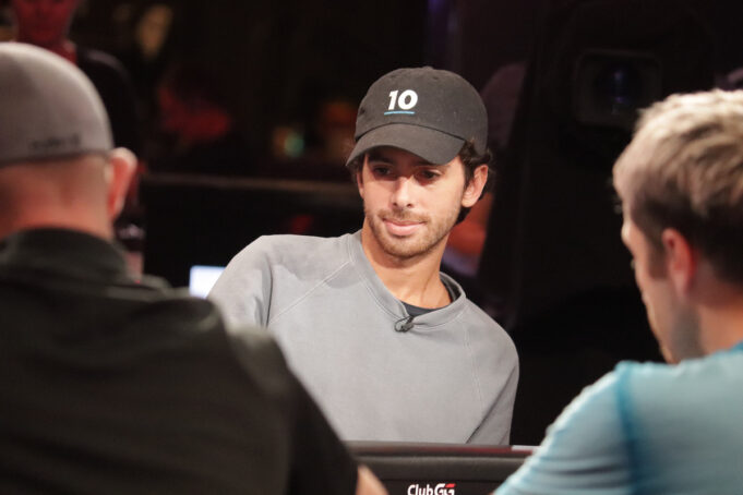 Philippe Souki caiu de forma cruel no Main Event da WSOP Jeffrey Barnes e John Eames se envolveram na mão curiosa (Foto: Diego Ribas/PxImages)