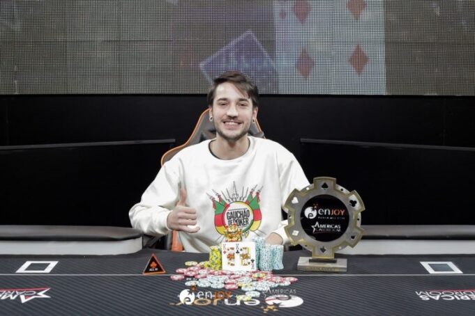 Giorgio Tonin, campeão do Main Event do Enjoy Poker Tour (Foto: CodigoPoker)