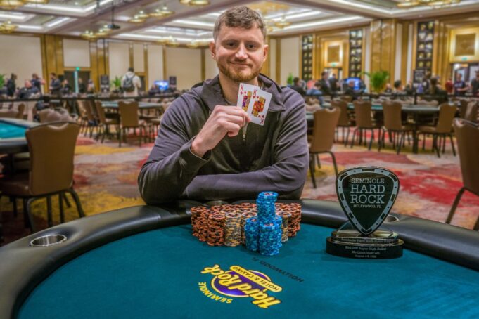 David Peters derrotou Byron Kaverman para ficar com o título (Foto: Seminole Hard Rock)