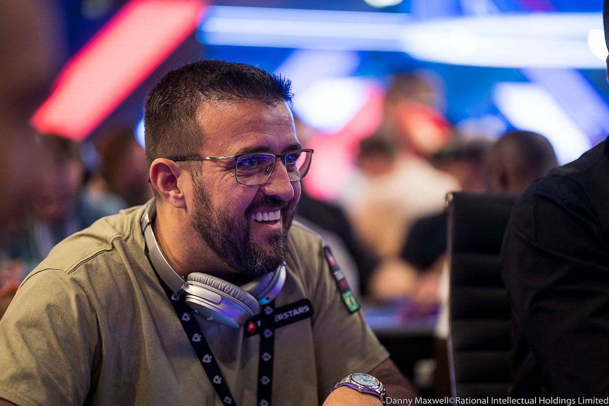 André Akkari foi salvo pela dealer no EPT Barcelona