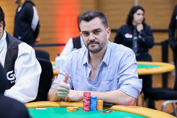 Rafael Caiaffa figurou no topo do chip count do Dia 1