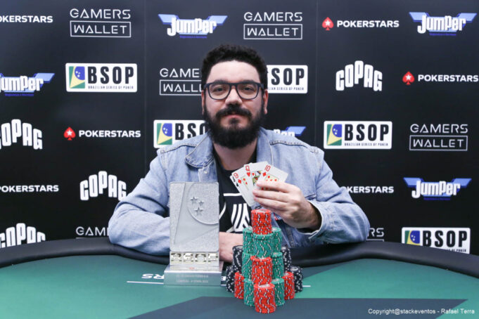 João Bauer, campeão do PL Omaha Turbo KO do BSOP Gramado