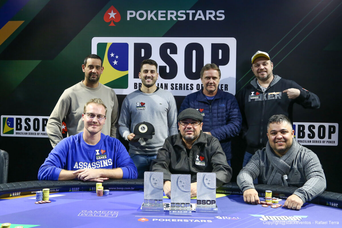 Mesa final do 8-Game Mix do BSOP Gramado