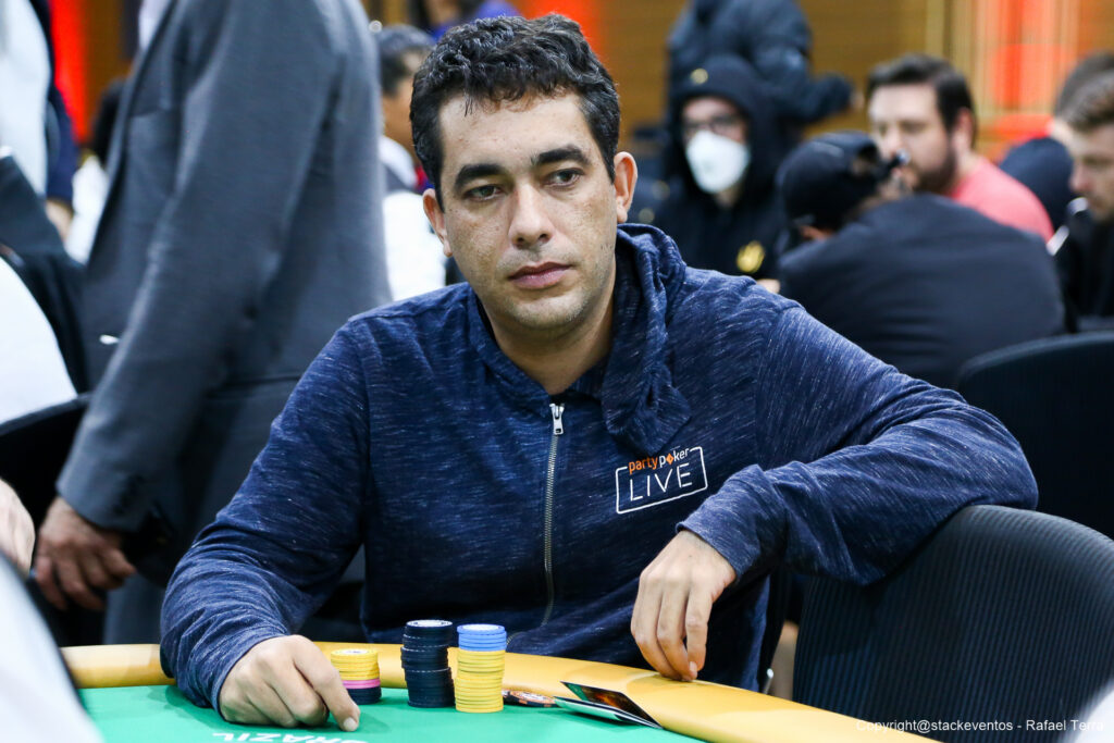 Felipe Brasil está em busca do quarto anel da WSOP