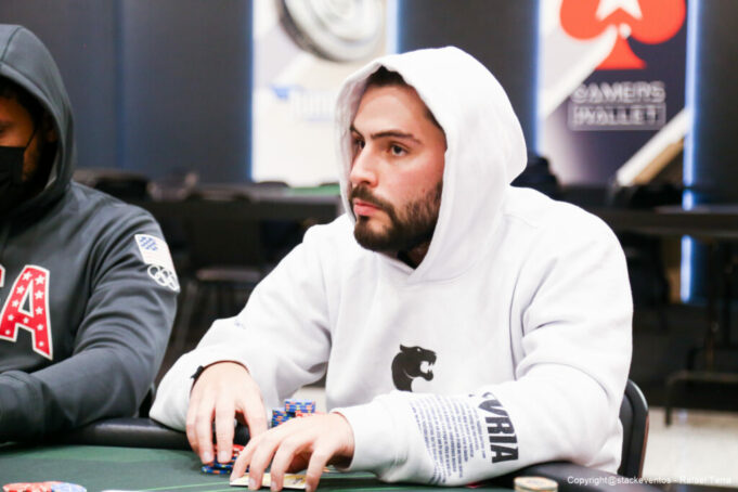 Olivio Gontijo acumulou um belo stack no PokerStars