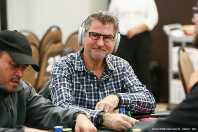 Max Vaccalluzzo está perto do título do High Rollers no BSOP Gramado