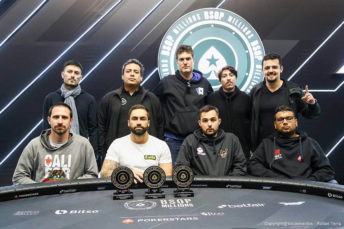 Mesa final do Deepstack Mystery Bounty KO