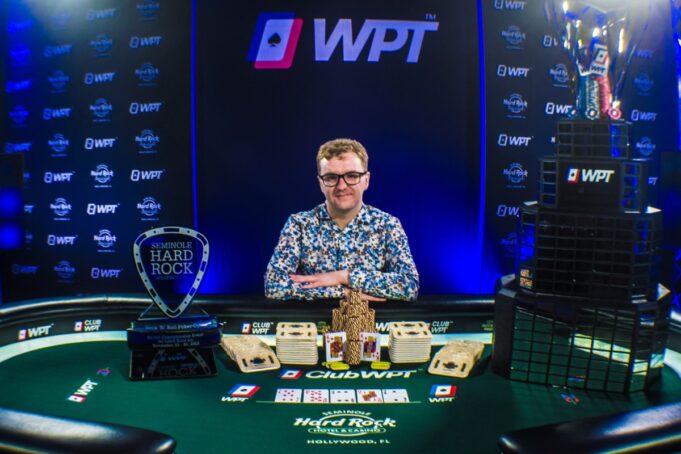 Andrew Wilson mais do que dobrou o total de ganhos da carreira com a vitória (Foto: WPT)