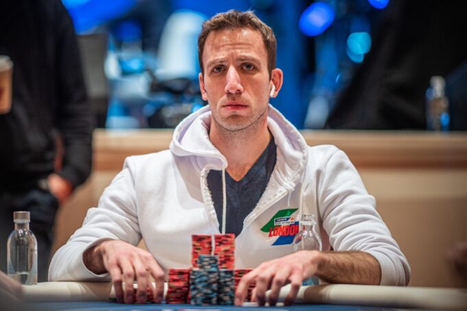 Benny Glaser segue na liderança no chip count (Foto: WPT)