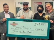 Ganhadores comemoraram e garantiram o grande cheque após derrota de straight flush