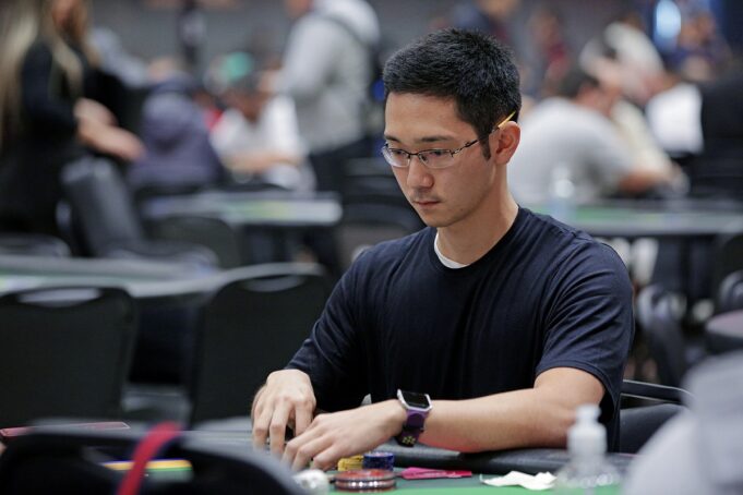 Eike Onodera ficou entre os melhores no Sunday Million