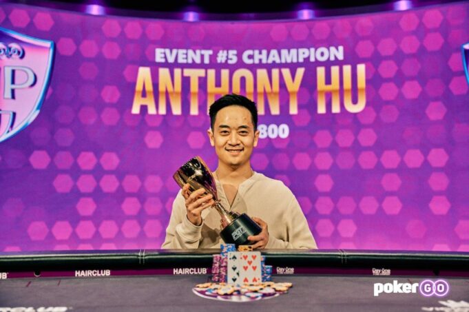 Anthony Hu bateu Erik Seidel para ficar com o título (Foto: PokerGO)