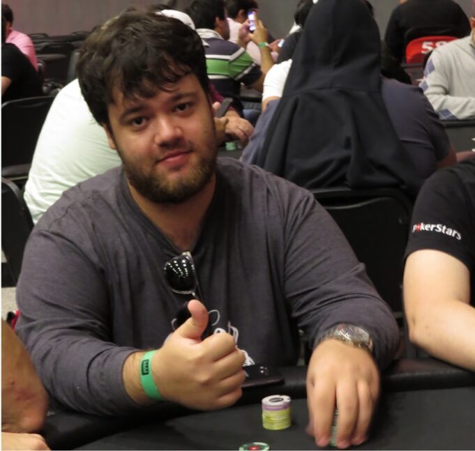 Caique Sanches alcançou a medalha de bronze no PokerStars