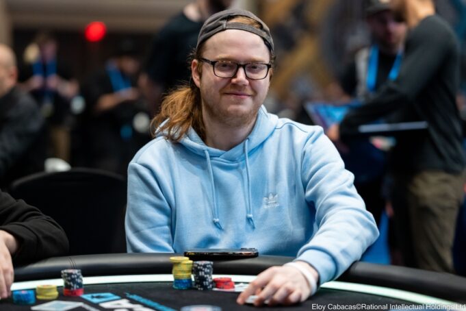 Conor Beresford conseguiu dobrar seu stack