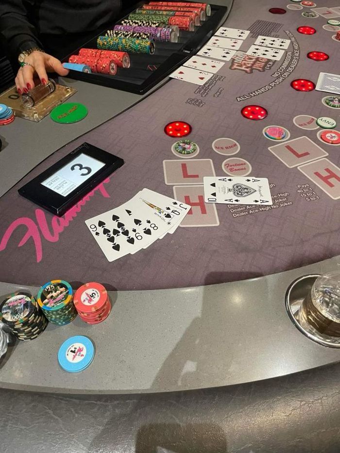 Mão que ativou o Jackpot no Flamingo Las Vegas