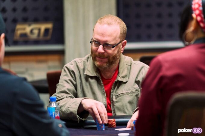 Adam Friedman liderou os classificados no Aria, em Las Vegas (Foto: PokerGO)