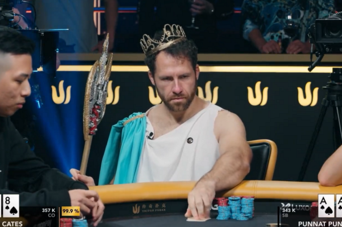 Dan Cates puxou um pote gigantesco contra Punnat Punsri (Foto: Reprodução/Twitter @tritonpoker)