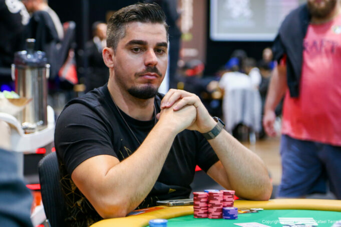 Renan Meneguetti alcançou mais um resultado em uma série do PokerStars