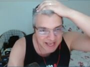 Dowgh Santos não acreditou quando viu os sete dígitos (Foto: Reprodução/Twitch)