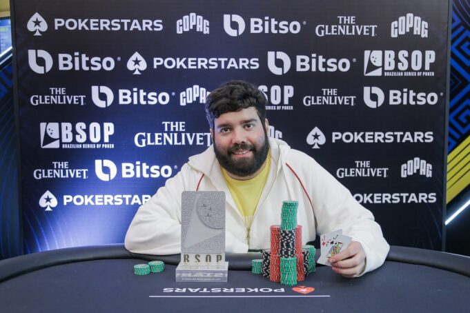 Pedro Oliveira, campeão do Start-Up Mystery KO do BSOP São Paulo