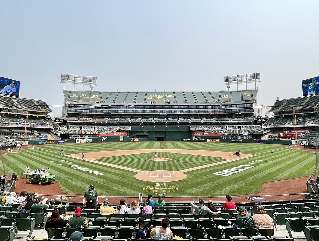 Oakland Coliseum está ultrapassado e deve ser inutilizado em breve (Foto: Chris6d/Creative Commons Attribution-Share Alike 4.0 International)