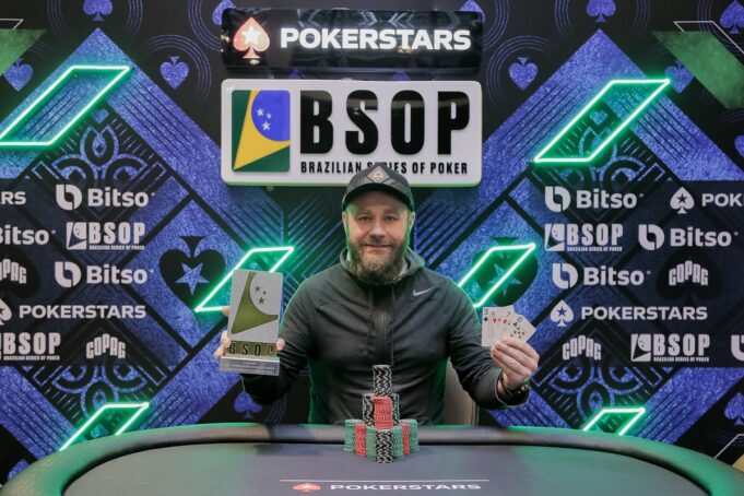 Amauri Grutka, campeão do Mixed Games Dealer's Choice do BSOP Brasília