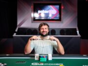 Chad Eveslage faturou seu segundo bracelete (Foto: WSOP)