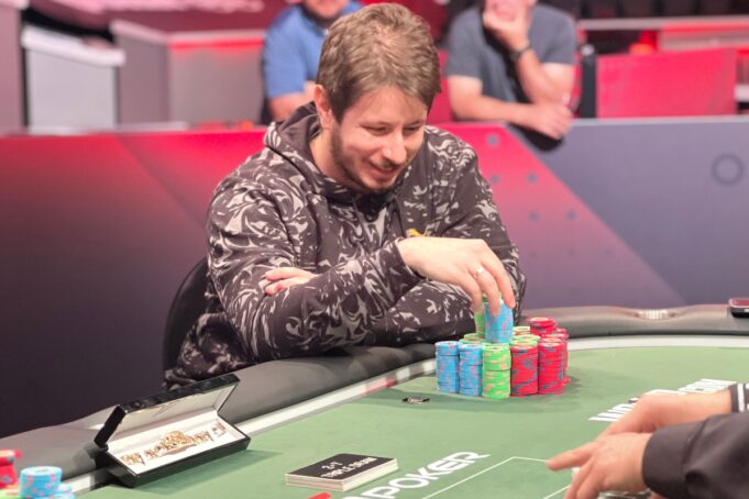 Aloísio Dourado deu show com vice na WSOP