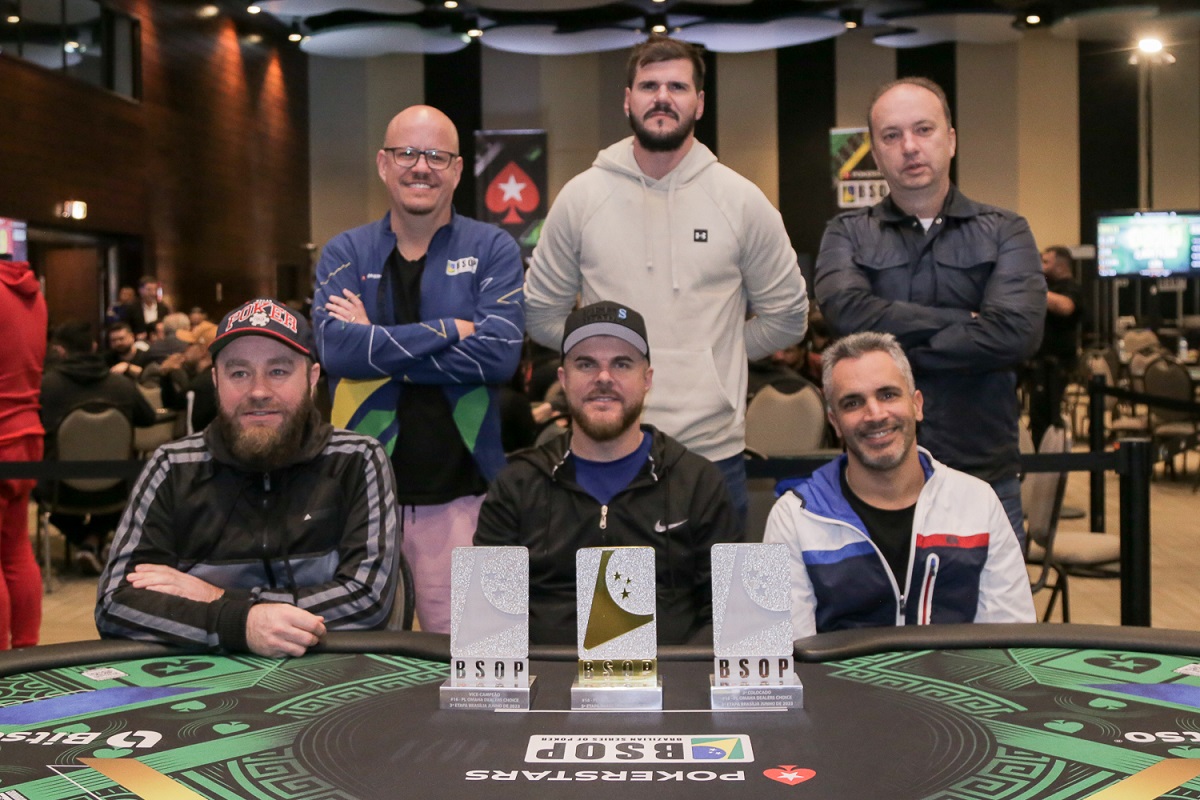 Mesa final do PL Omaha Dealers Choice do BSOP Brasília