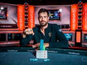 Nick Schulman bateu Andrew Hasdal no heads-up (Foto: WSOP)