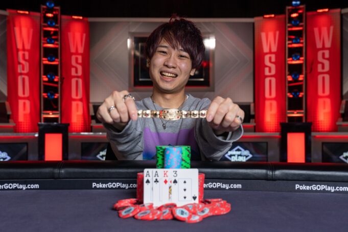 Ryutaro Suzuki conquistou seu primeiro bracelete da WSOP (Foto: WSOP)