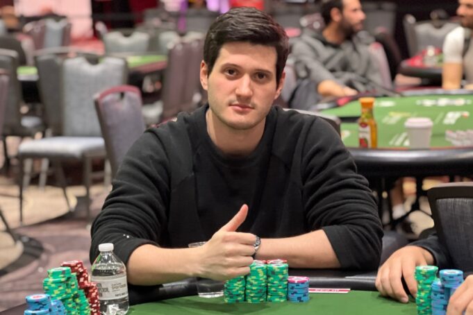 Vitor Coutinho vai em busca da decisão na WSOP