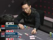 O fold de Lingkun Lu chamou atenção na WSOP (Imagem: Reprodução/Twitter @PokerGO)