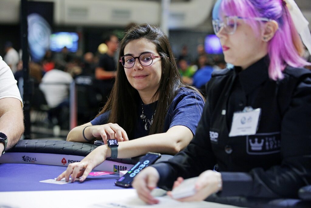 Larissa Metran está buscando a mesa final no Main Event