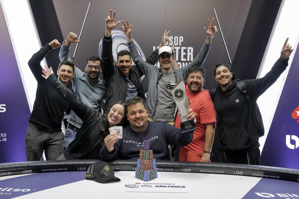 Gabriel Medeiros comemorou com a torcida no BSOP Winter Millions