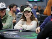 Sofia Espanha está curtindo a experiência no poker