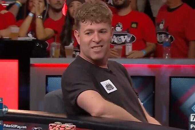 Adam Walton foi eliminado em uma decisão curiosa na WSOP