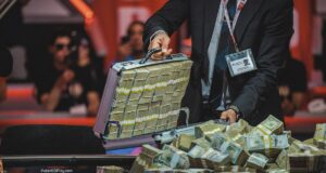 Órgãos federais levaram uma bela quantia da WSOP (Foto: PokerNews)