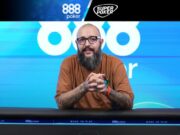 Cauê Moura esteve no novo episódio do "Feito para Aprender" (Foto: Reprodução/YouTube 888poker)