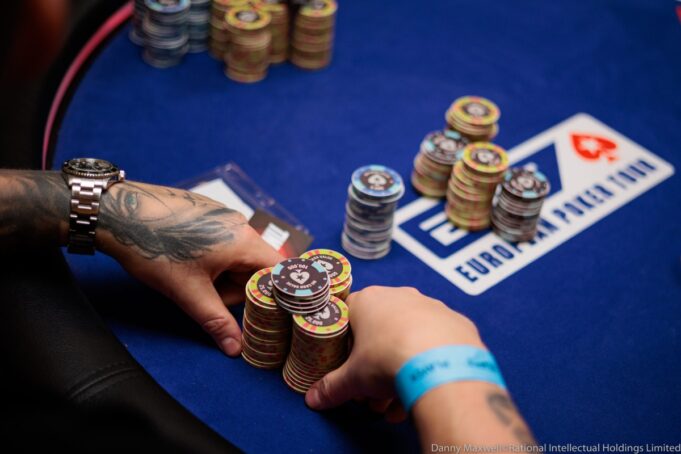 ChipsO craque mais premiado no EPT é um jogador nascido na Irlanda