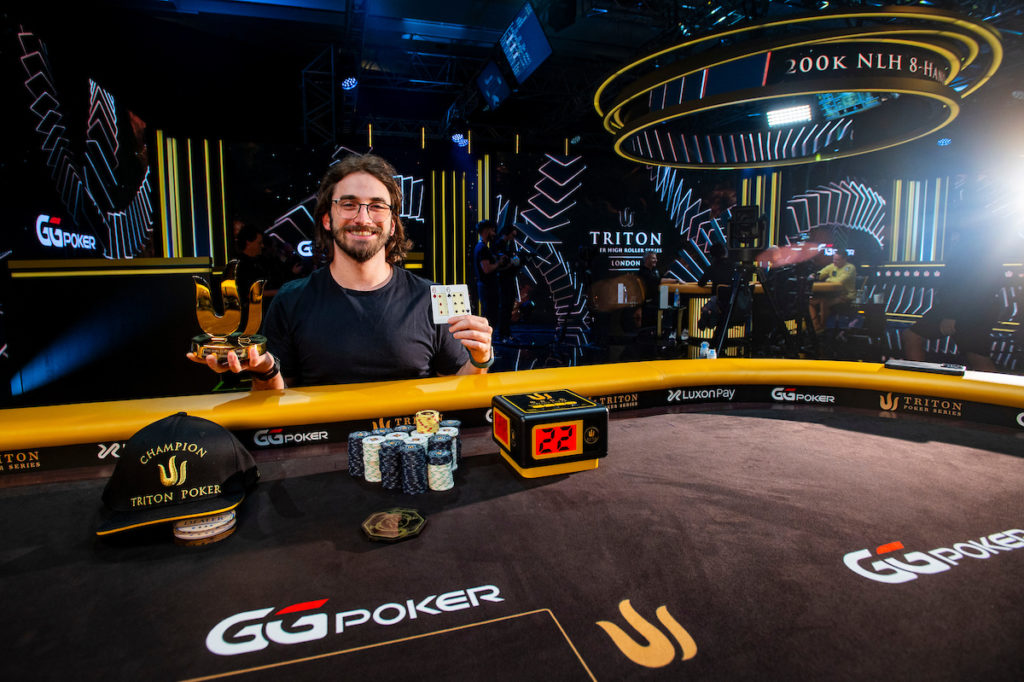 Pedro Garagnani ficou com o troféu e prêmio principal (foto: Joe Giron/Triton Poker)