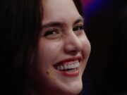 Alexandra Botez foi só sorrisos ao fim da segunda rodada (Foto: Reprodução/Youtube PokerStars)