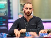 Aran Zobian tem o maior stack da FT (Foto: PokerGO)